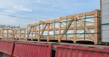 普洱 芝麻白花岗岩地铺石出口专车-泰国游