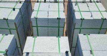 普洱 芝麻白花岗岩5公分地铺石 花岗岩厂家工厂装车日常