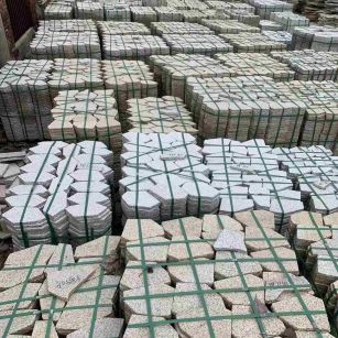 普洱 黄金麻白麻花岗岩荔枝面地铺石(冰裂纹)