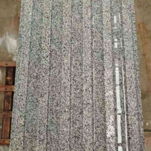 普洱 芝麻白花岗岩荔枝面雕刻盲道，盲条