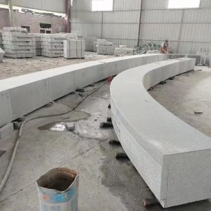 普洱芝麻白花岗岩石板材 园林光面弧形坐凳