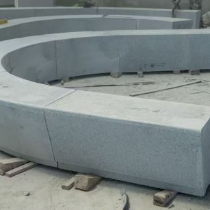 普洱 芝麻白花岗岩光面弧形坐凳