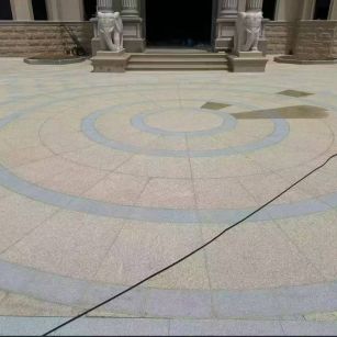 普洱 黄金麻芝麻灰花岗岩石材地铺拼接效果