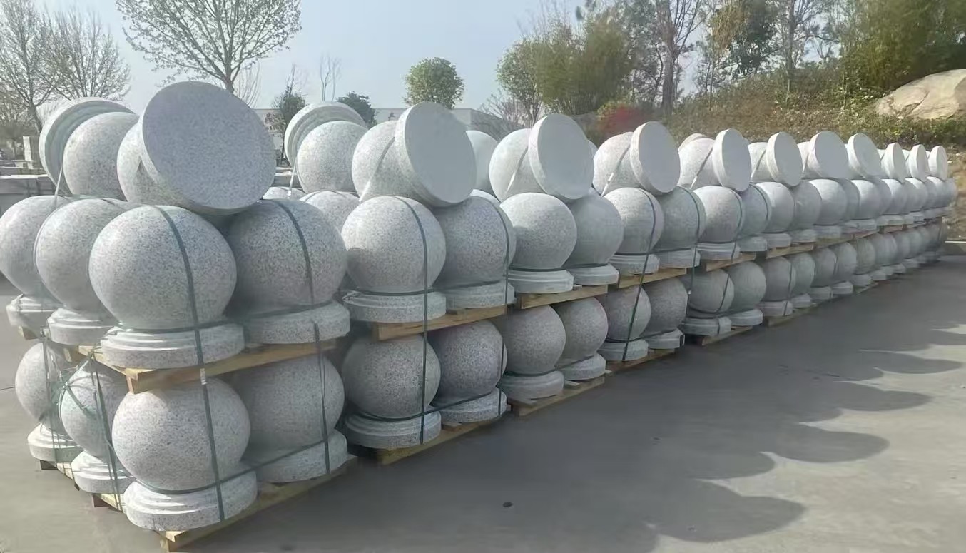 普洱 白麻花岗岩石材圆球，石球，挡车球，隔离球，景观石球，风水球等