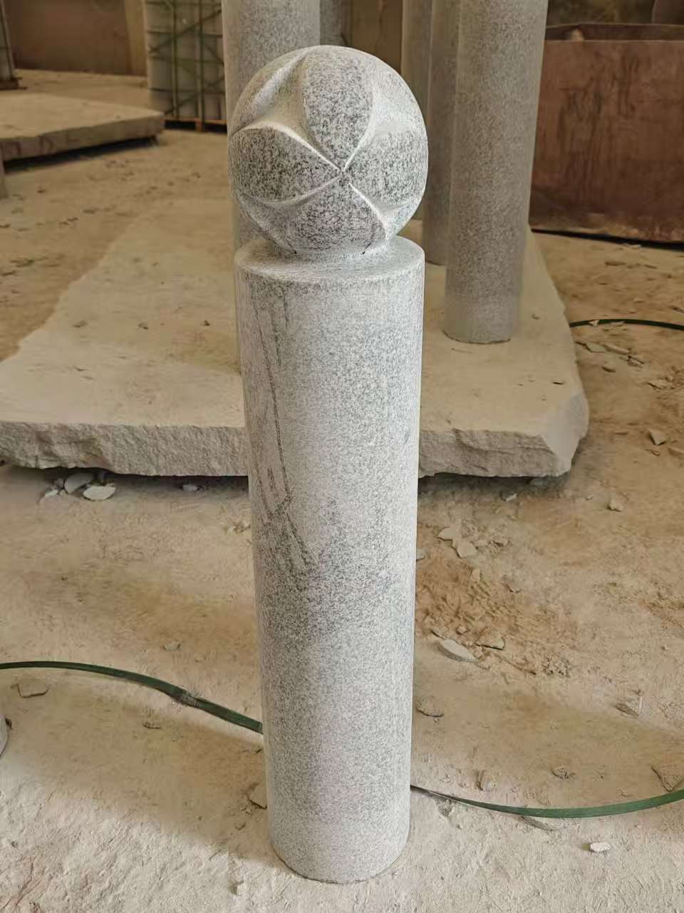 普洱 芝麻白花岗岩石材挡车石柱、停车柱、圆柱挡车柱、方柱挡车柱等