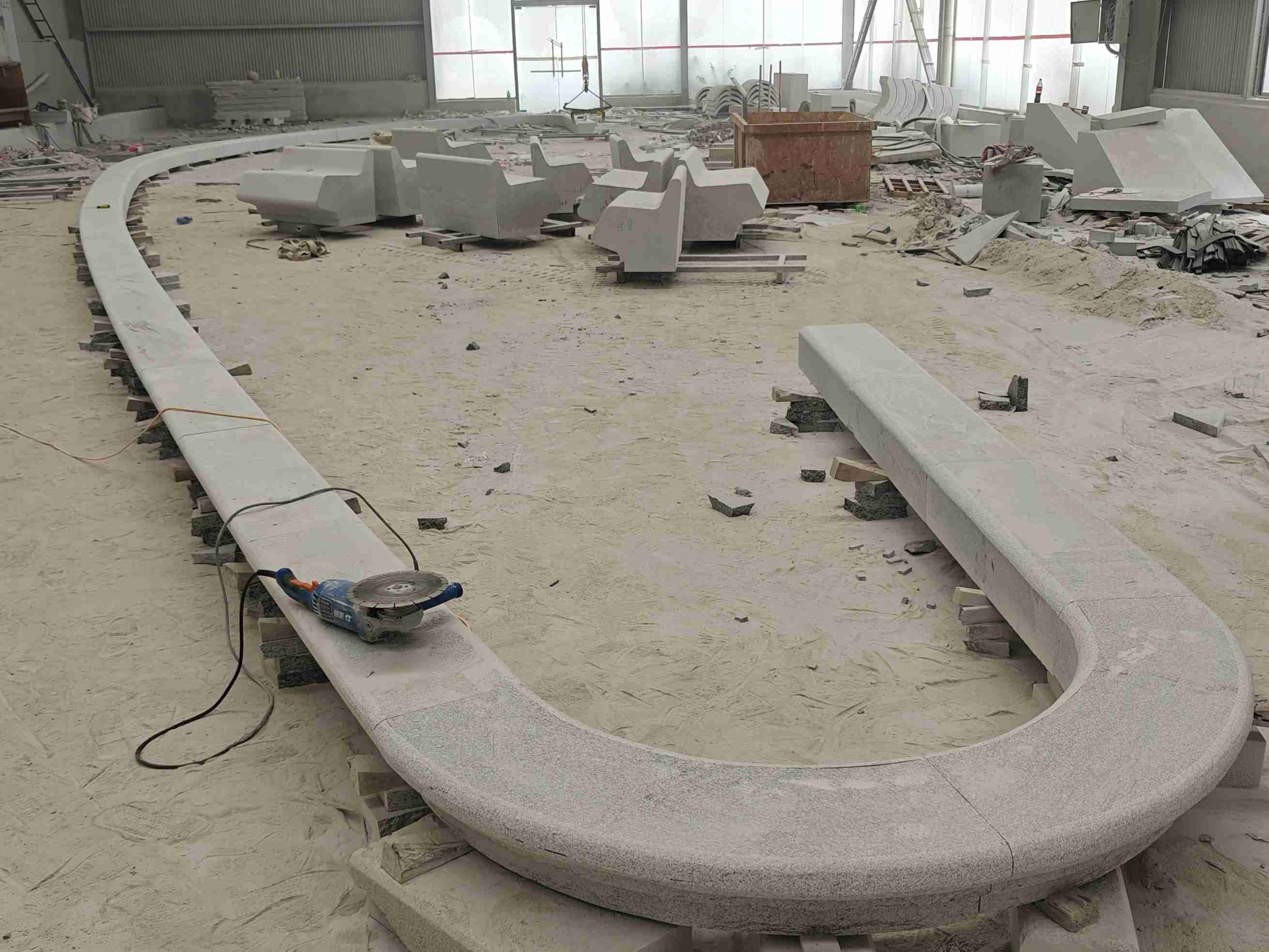 普洱 芝麻白花岗岩弧形花坛石，坐凳石