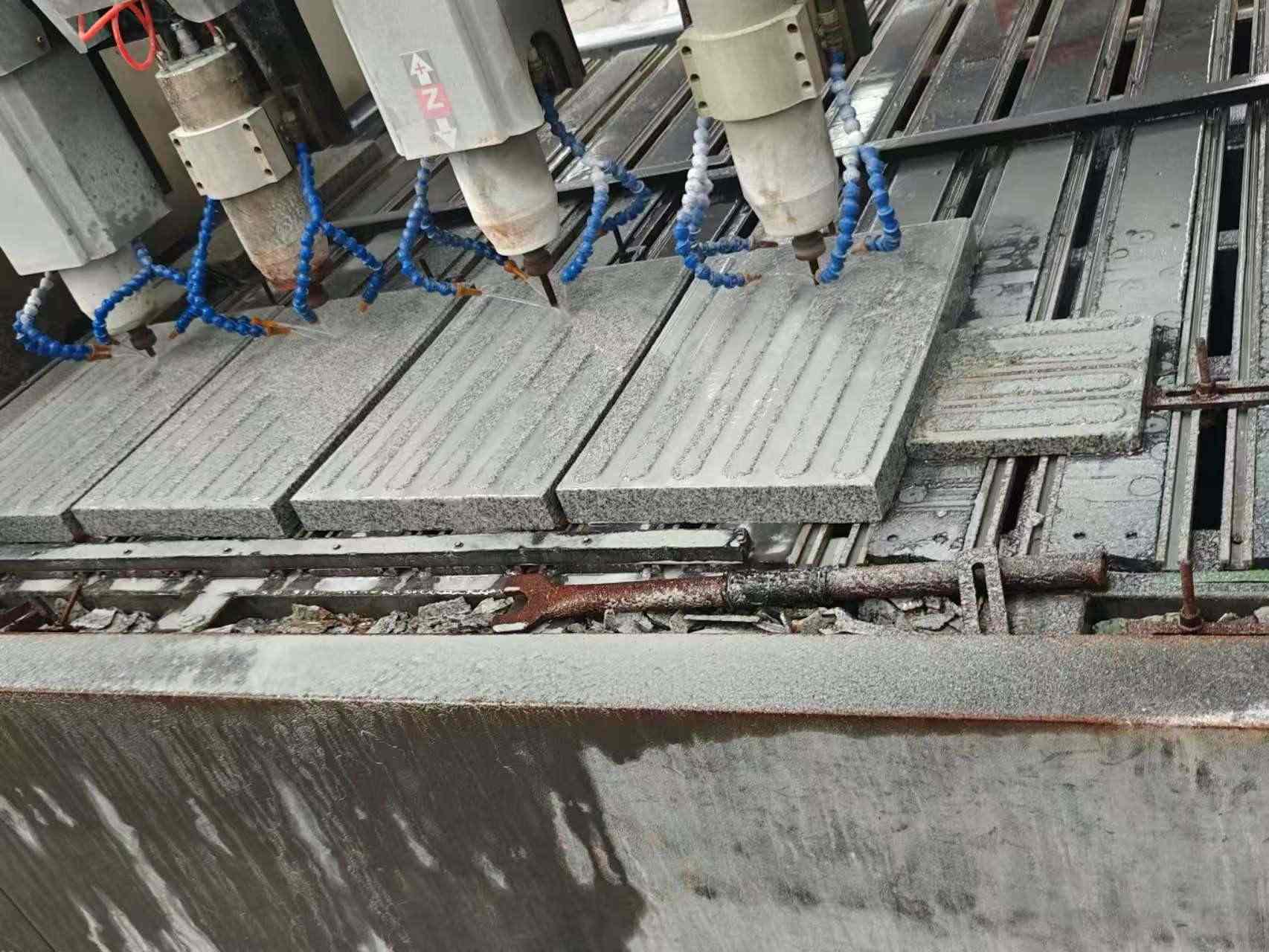 普洱 芝麻白花岗岩荔枝面盲道雕刻