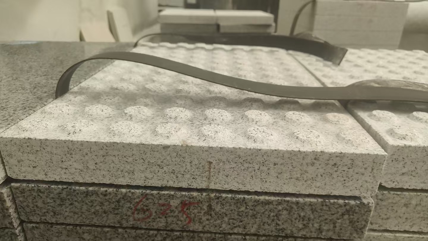 普洱 芝麻白花岗岩6.0公分荔枝面五轴加工雕刻盲点