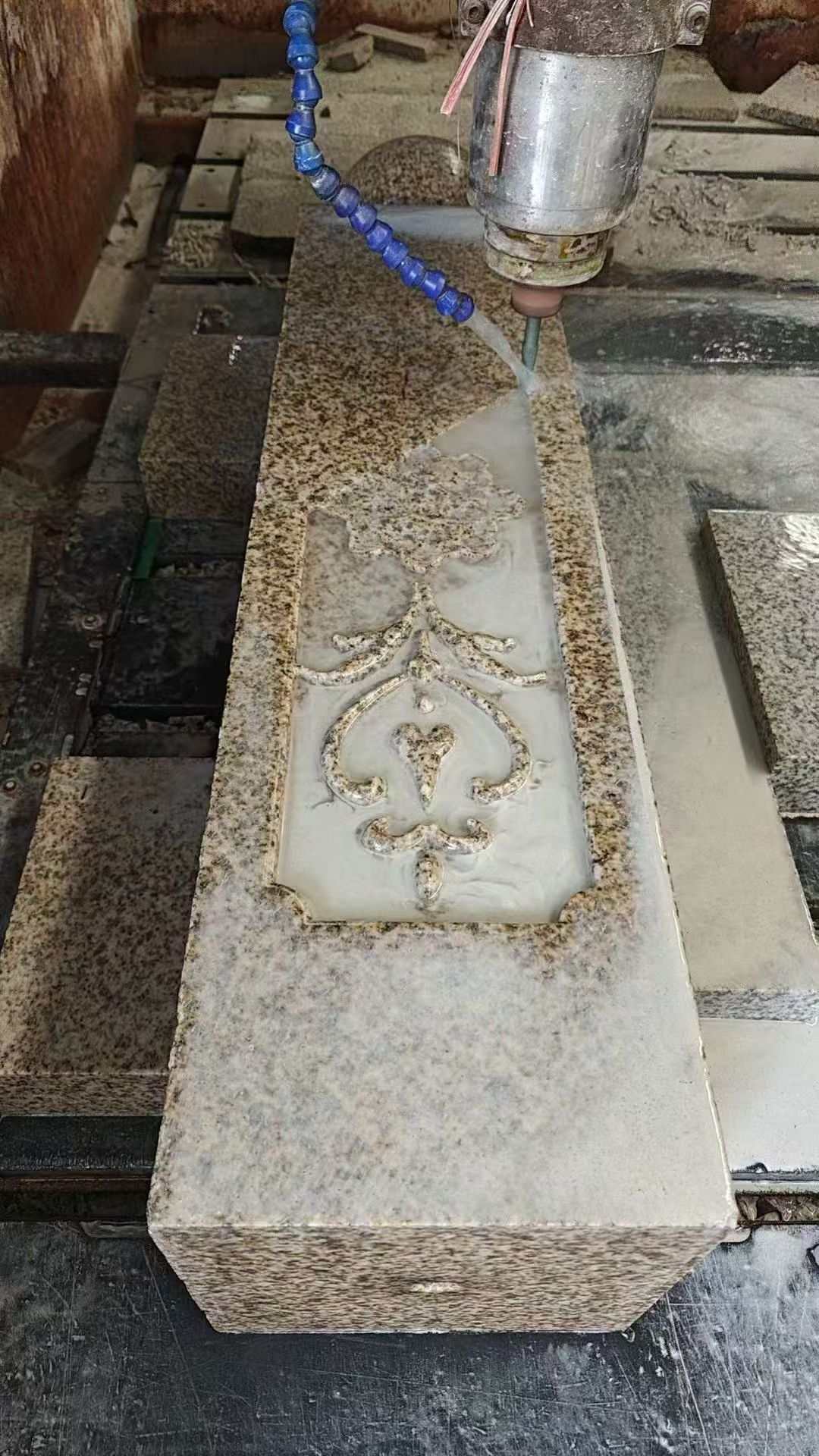 普洱 黄金麻花岗岩异形加工雕刻栏杆大柱