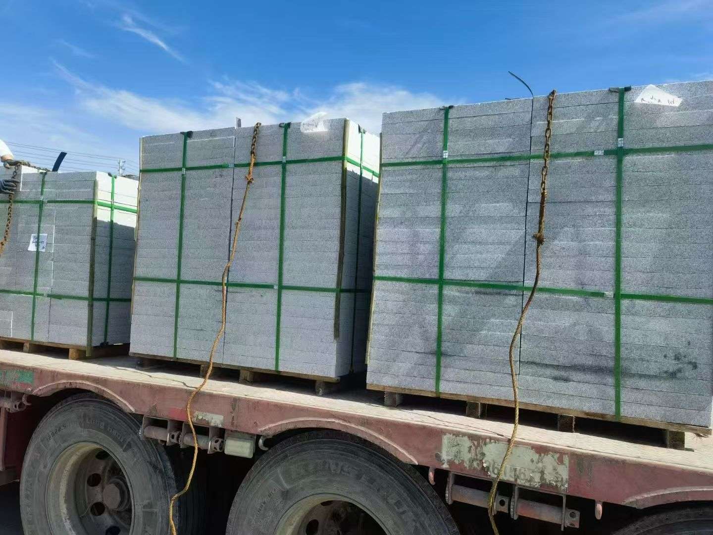 普洱 芝麻白花岗岩地铺石装车日常