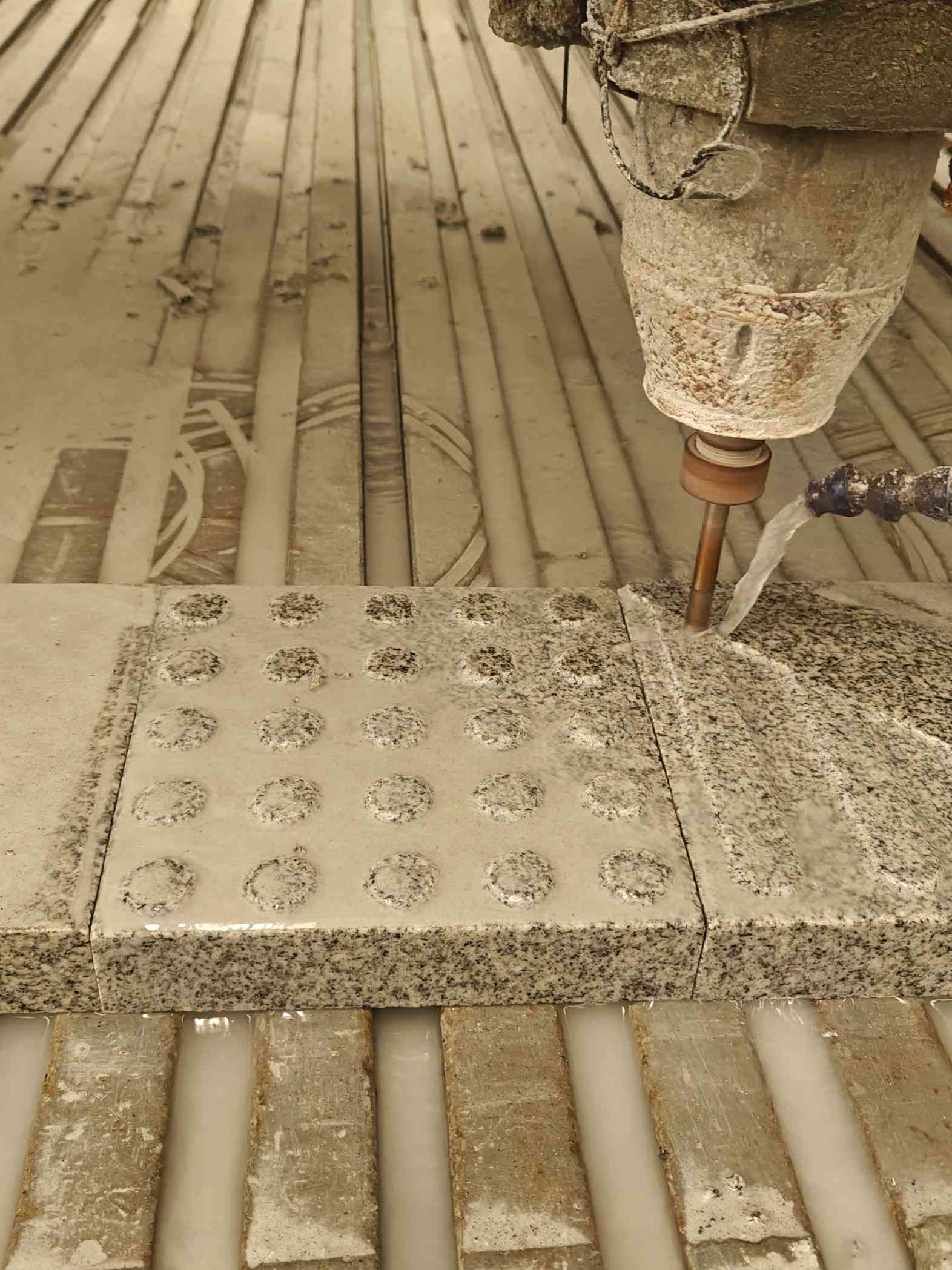 普洱 芝麻白花岗岩石材盲人石、盲道石、盲点石