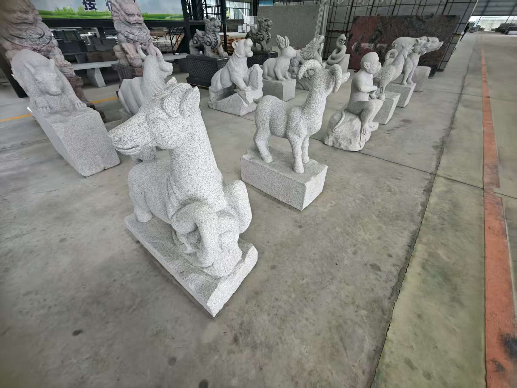 普洱 芝麻白花岗岩造型立体雕刻——十二生肖