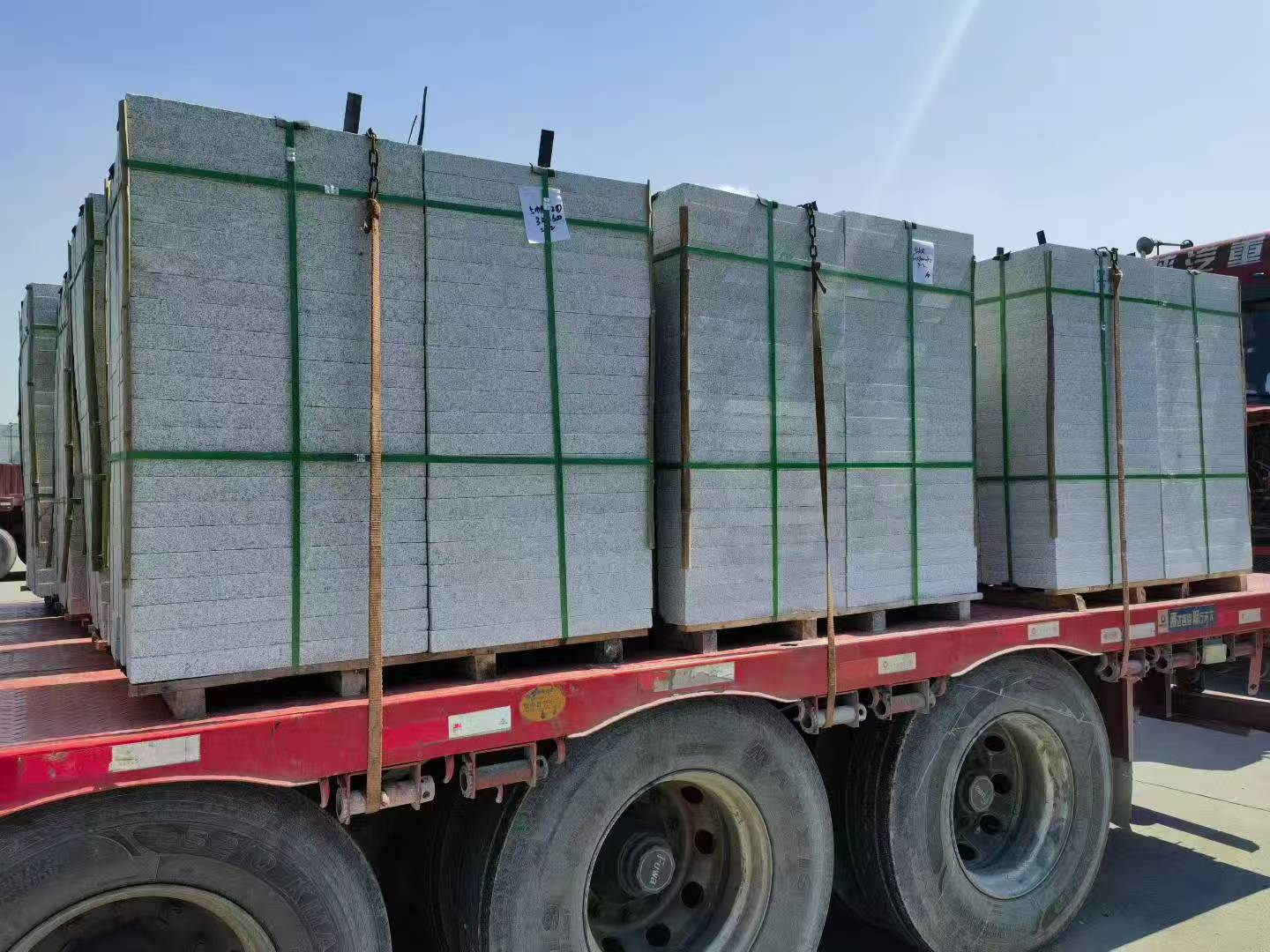 普洱芝麻白花岗岩出货日常地铺石