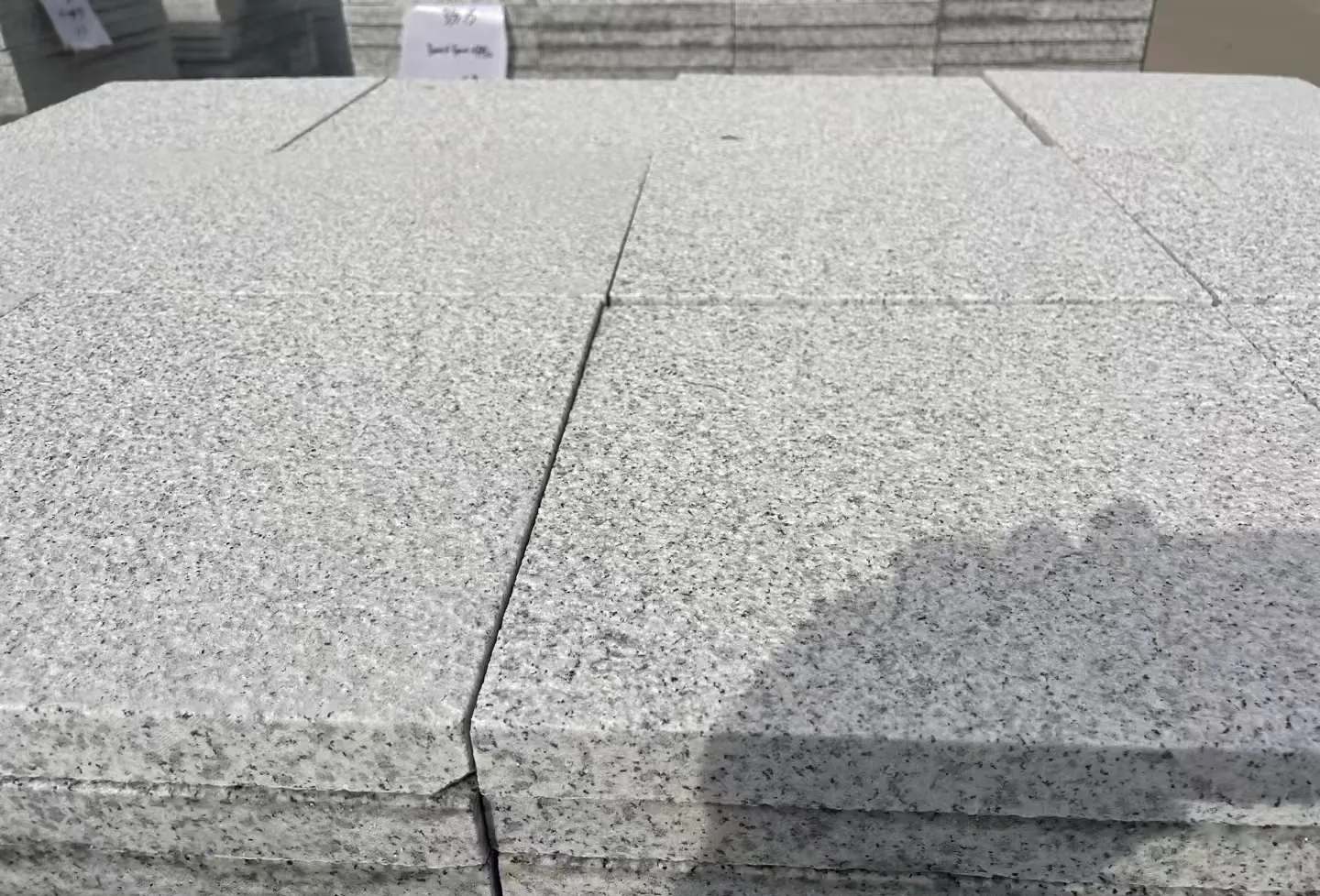 普洱 白麻花岗岩石材推荐 荔枝面地铺石