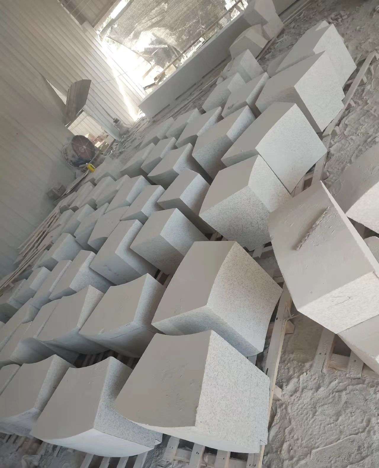 普洱 白麻花岗岩异形坐凳