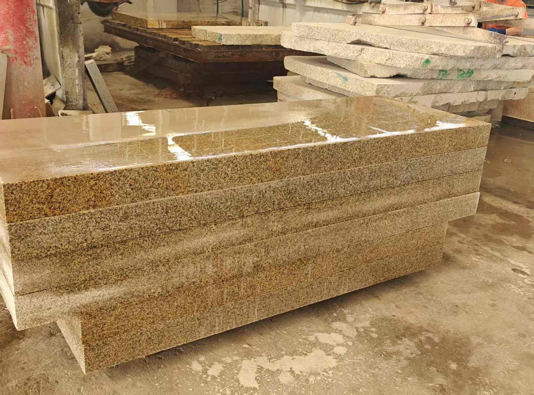 普洱 黄金麻栏杆料半成品加工中